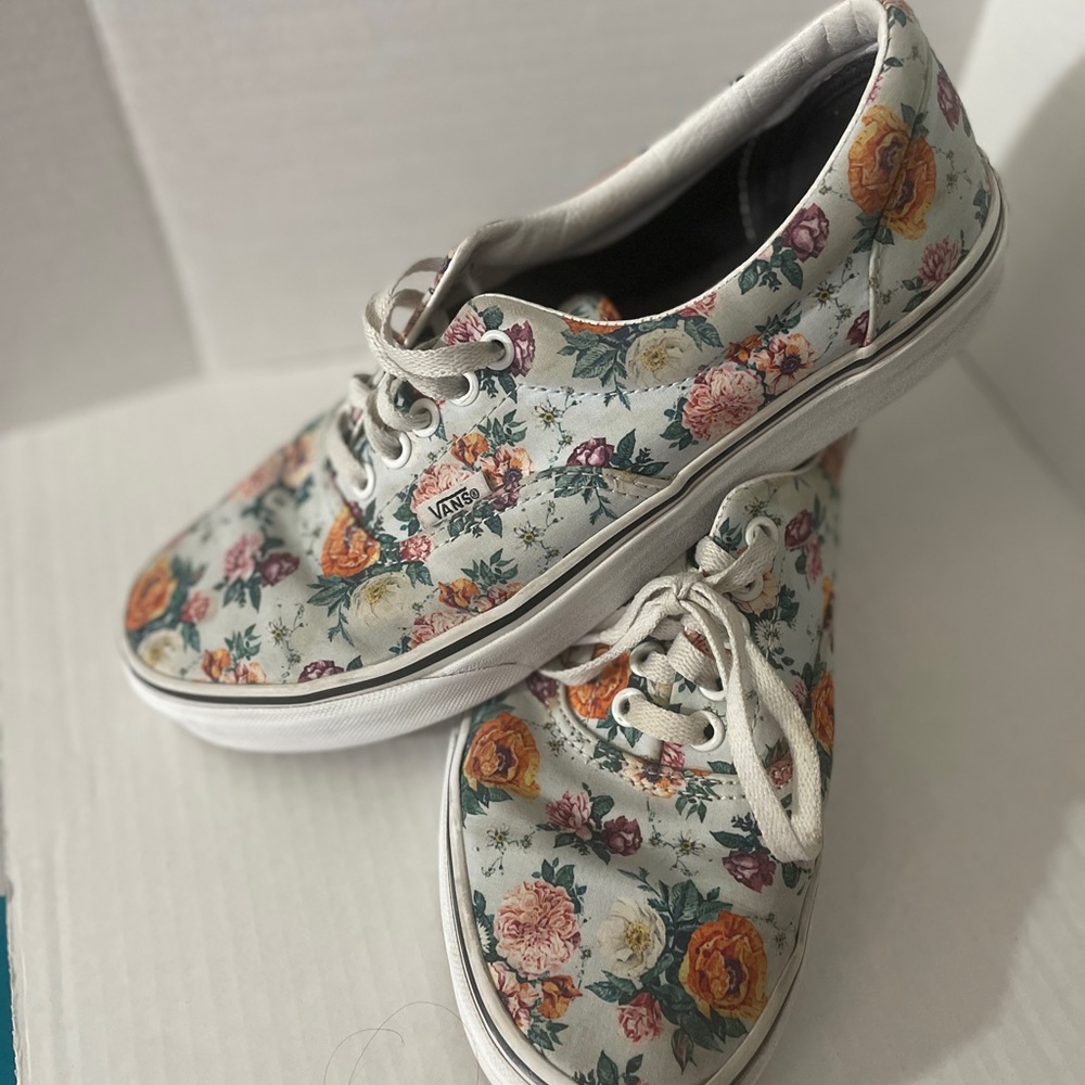 Vans Floral Shoes| women’s Size 9.5